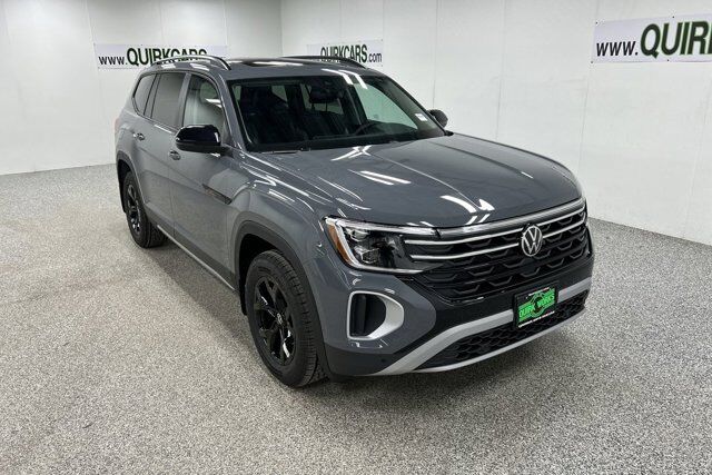 2025 Volkswagen Atlas 2.0T Peak Edition Oshkosh WI