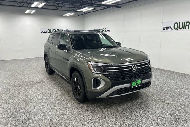 2025 Volkswagen Atlas 2.0T Peak Edition Oshkosh WI