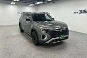 2025 Volkswagen Atlas 2.0T Peak Edition Oshkosh WI