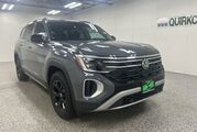 2025 Volkswagen Atlas 2.0T Peak Edition Oshkosh WI
