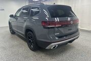 2025 Volkswagen Atlas 2.0T Peak Edition Oshkosh WI