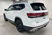 2025 Volkswagen Atlas 2.0T Peak Edition Oshkosh WI