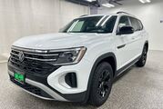 2025 Volkswagen Atlas 2.0T Peak Edition Oshkosh WI