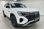 2025 Volkswagen Atlas 2.0T Peak Edition Oshkosh WI