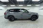 2025 Volkswagen Atlas 2.0T Peak Edition Oshkosh WI