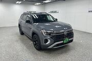 2025 Volkswagen Atlas 2.0T Peak Edition Oshkosh WI