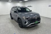 2025 Volkswagen Atlas 2.0T Peak Edition Oshkosh WI