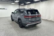 2025 Volkswagen Atlas 2.0T Peak Edition Oshkosh WI