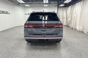 2025 Volkswagen Atlas 2.0T Peak Edition Oshkosh WI