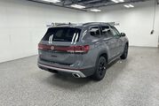 2025 Volkswagen Atlas 2.0T Peak Edition Oshkosh WI