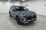 2025 Volkswagen Atlas 2.0T Peak Edition Oshkosh WI