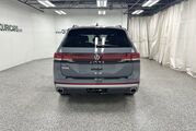 2025 Volkswagen Atlas 2.0T Peak Edition Oshkosh WI