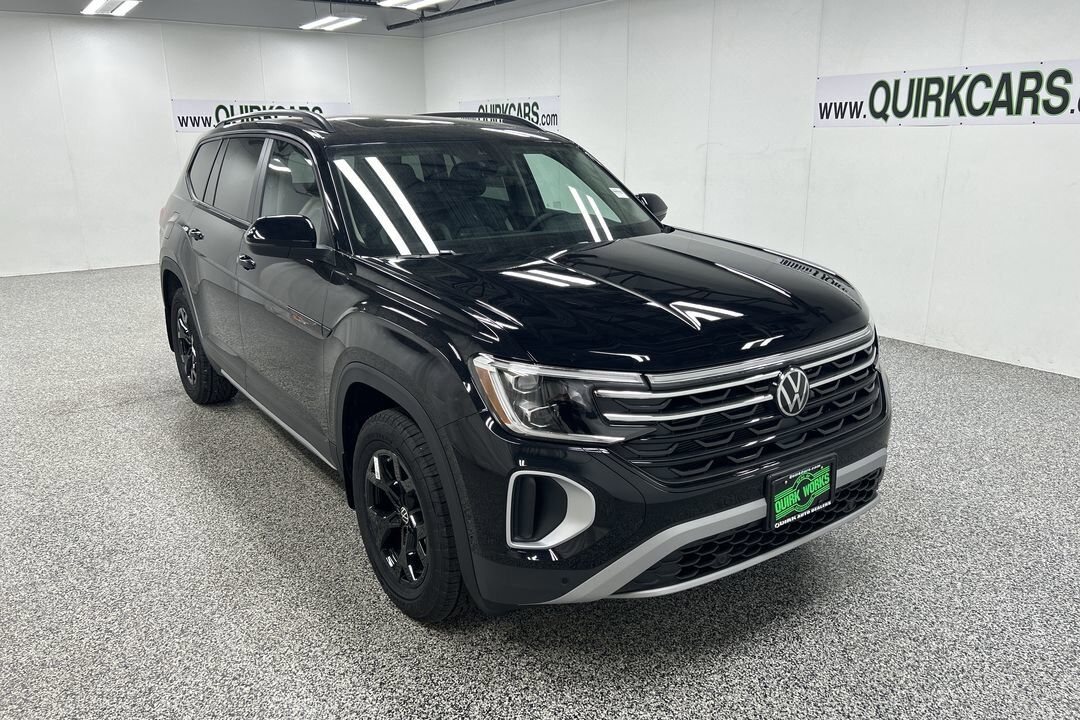 2025 Volkswagen Atlas 2.0T Peak Edition Oshkosh WI