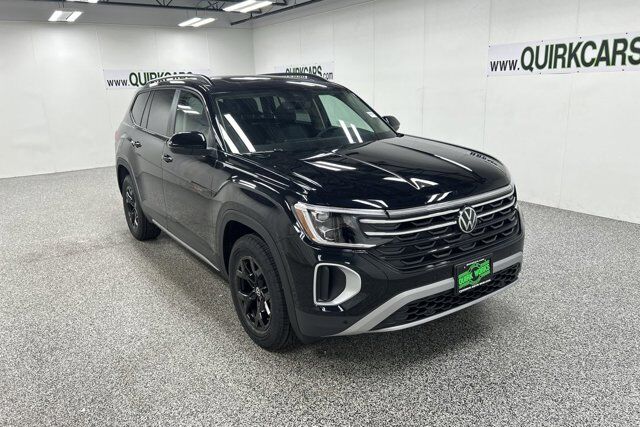 2025 Volkswagen Atlas 2.0T Peak Edition Oshkosh WI