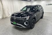 2025 Volkswagen Atlas 2.0T Peak Edition Oshkosh WI