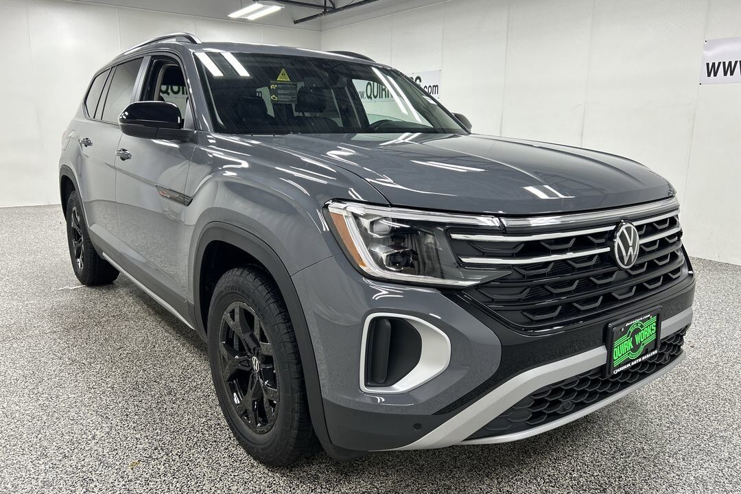 2025 Volkswagen Atlas 2.0T Peak Edition Oshkosh WI