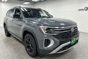 2025 Volkswagen Atlas 2.0T Peak Edition Oshkosh WI