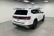 2025 Volkswagen Atlas 2.0T Peak Edition Oshkosh WI