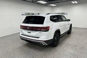 2025 Volkswagen Atlas 2.0T Peak Edition Oshkosh WI