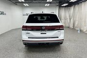 2025 Volkswagen Atlas 2.0T Peak Edition Oshkosh WI