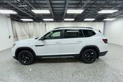 2025 Volkswagen Atlas 2.0T Peak Edition Oshkosh WI