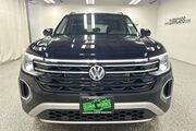 2025 Volkswagen Atlas 2.0T Peak Edition Oshkosh WI
