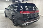 2025 Volkswagen Atlas 2.0T Peak Edition Oshkosh WI