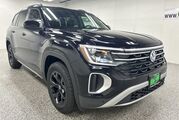 2025 Volkswagen Atlas 2.0T Peak Edition Oshkosh WI
