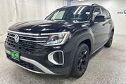 2025 Volkswagen Atlas 2.0T Peak Edition Oshkosh WI