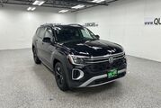 2025 Volkswagen Atlas 2.0T Peak Edition Oshkosh WI