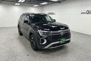 2025 Volkswagen Atlas 2.0T Peak Edition Oshkosh WI