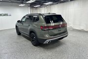 2025 Volkswagen Atlas 2.0T Peak Edition Oshkosh WI