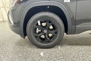 2025 Volkswagen Atlas 2.0T Peak Edition Oshkosh WI
