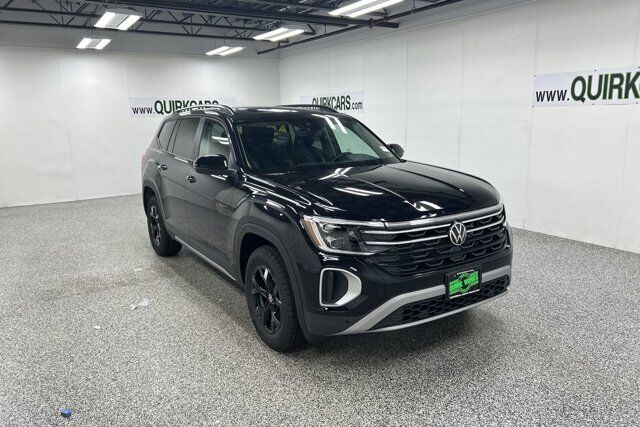 2025 Volkswagen Atlas 2.0T Peak Edition Oshkosh WI