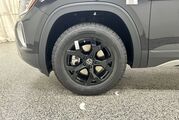 2025 Volkswagen Atlas 2.0T Peak Edition Oshkosh WI
