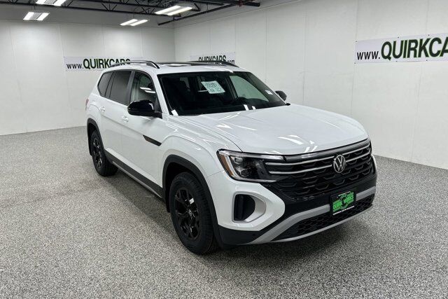 2025 Volkswagen Atlas 2.0T Peak Edition Oshkosh WI