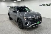 2025 Volkswagen Atlas 2.0T Peak Edition Oshkosh WI