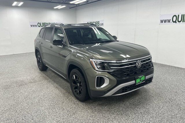 2025 Volkswagen Atlas 2.0T Peak Edition Oshkosh WI