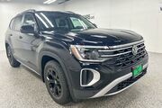 2025 Volkswagen Atlas 2.0T Peak Edition Oshkosh WI