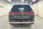 2025 Volkswagen Atlas 2.0T Peak Edition Oshkosh WI