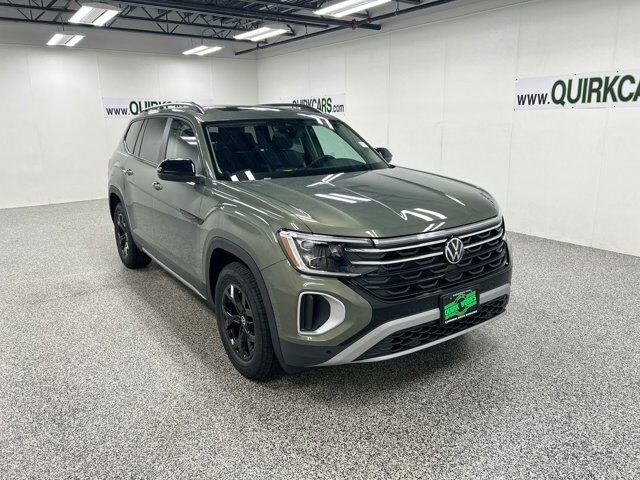 2025 Volkswagen Atlas 2.0T Peak Edition Oshkosh WI