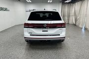 2025 Volkswagen Atlas 2.0T Peak Edition Oshkosh WI