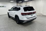 2025 Volkswagen Atlas 2.0T Peak Edition Oshkosh WI