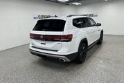 2025 Volkswagen Atlas 2.0T Peak Edition Oshkosh WI