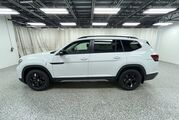 2025 Volkswagen Atlas 2.0T Peak Edition Oshkosh WI