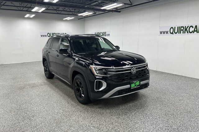 2025 Volkswagen Atlas 2.0T Peak Edition Oshkosh WI