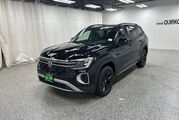 2025 Volkswagen Atlas 2.0T Peak Edition Oshkosh WI