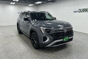 2025 Volkswagen Atlas 2.0T Peak Edition Oshkosh WI