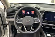 2025 Volkswagen Atlas 2.0T Peak Edition Oshkosh WI