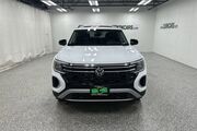 2025 Volkswagen Atlas 2.0T Peak Edition Oshkosh WI